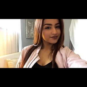 Meet your Posher, Maria